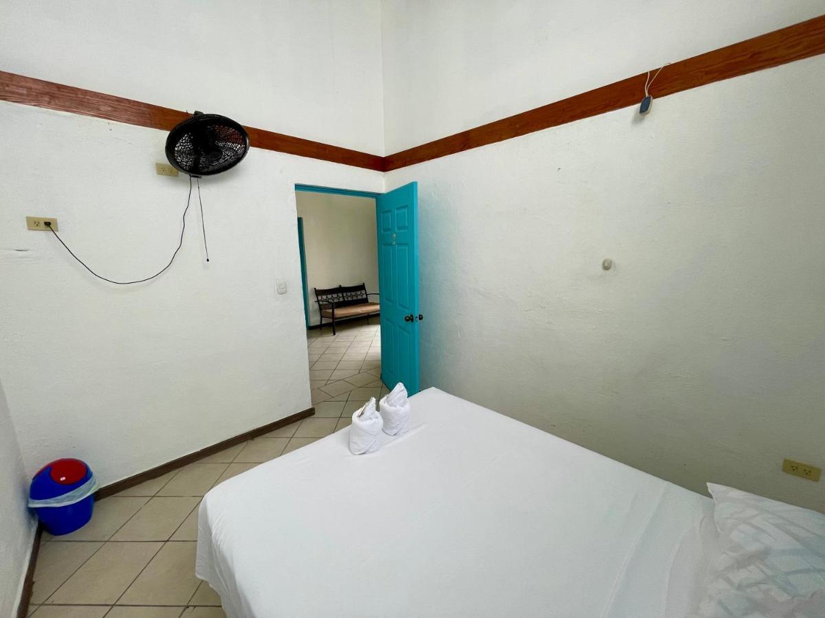 Hostal Inn 2 Flores Luaran gambar