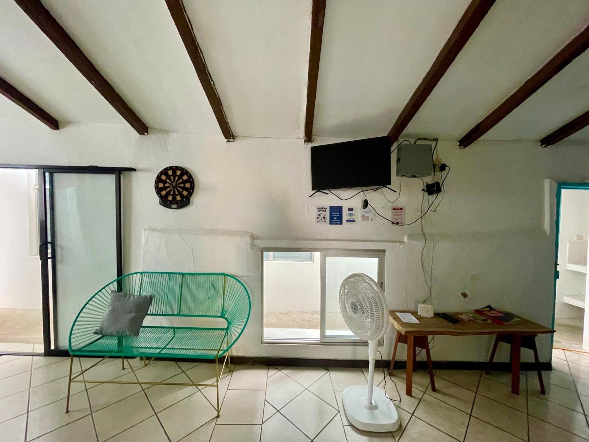Hostal Inn 2 Flores Luaran gambar